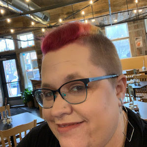 Meet your Posher, Angela